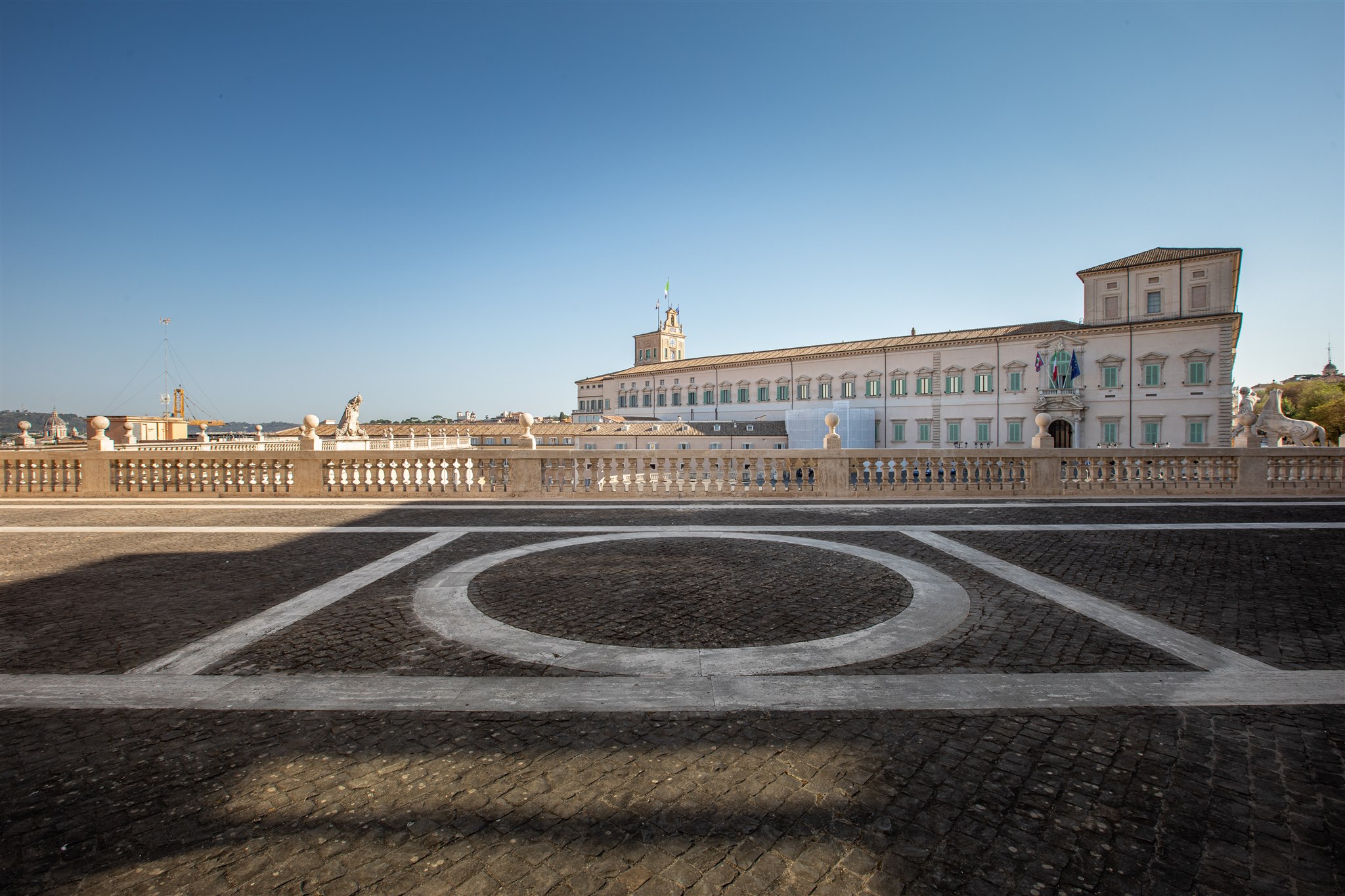 The terrace of the Scuderie del Quirinale opens up extraordinarily